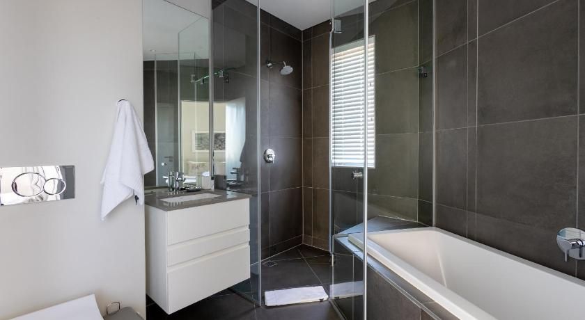Axis Luxury Apartments by Century City Hotels Two-Bedroom Apartment 5