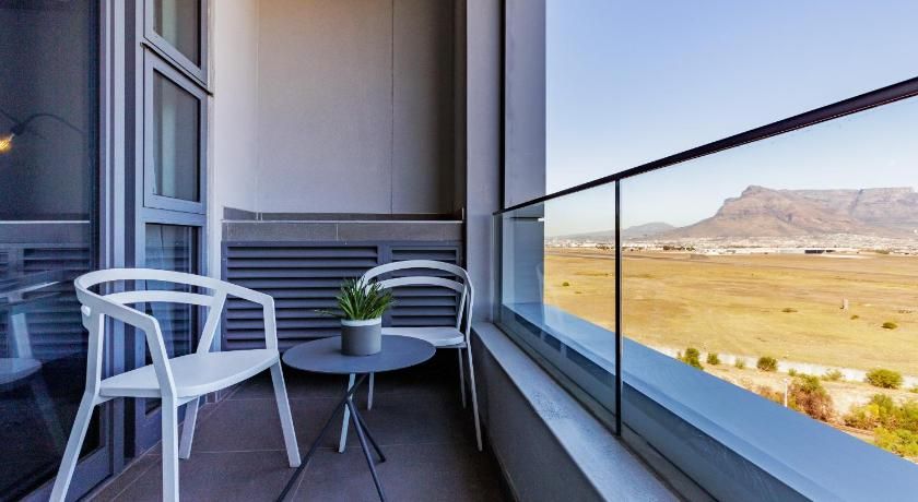 Axis Luxury Apartments by Century City Hotels Two-Bedroom Apartment 4