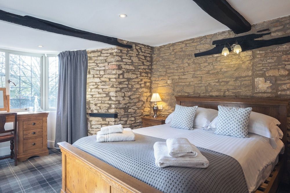 Deluxe Double Room (Burford)