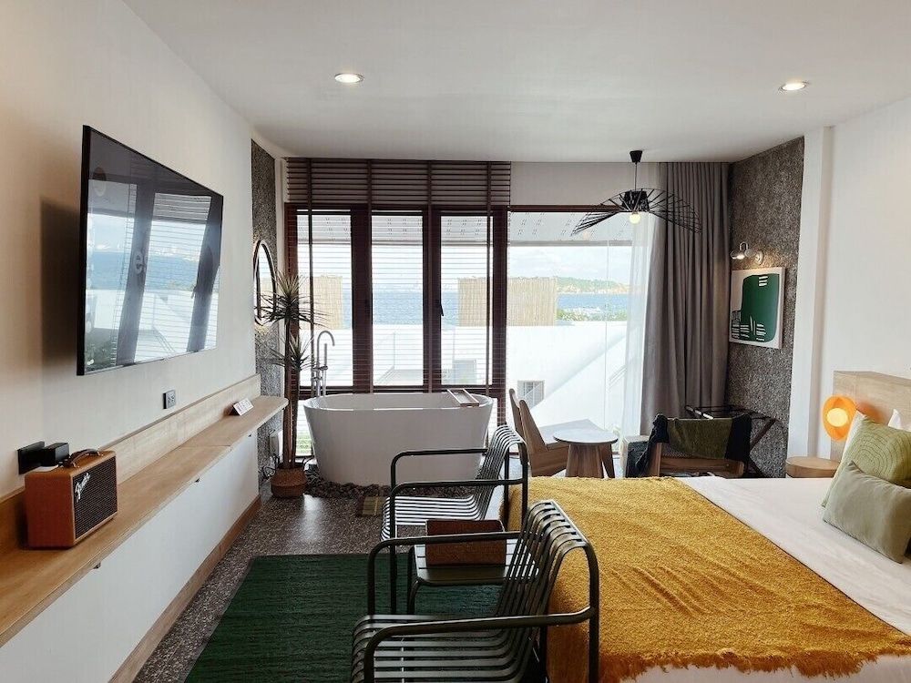 Arctic Sea View With Tub
