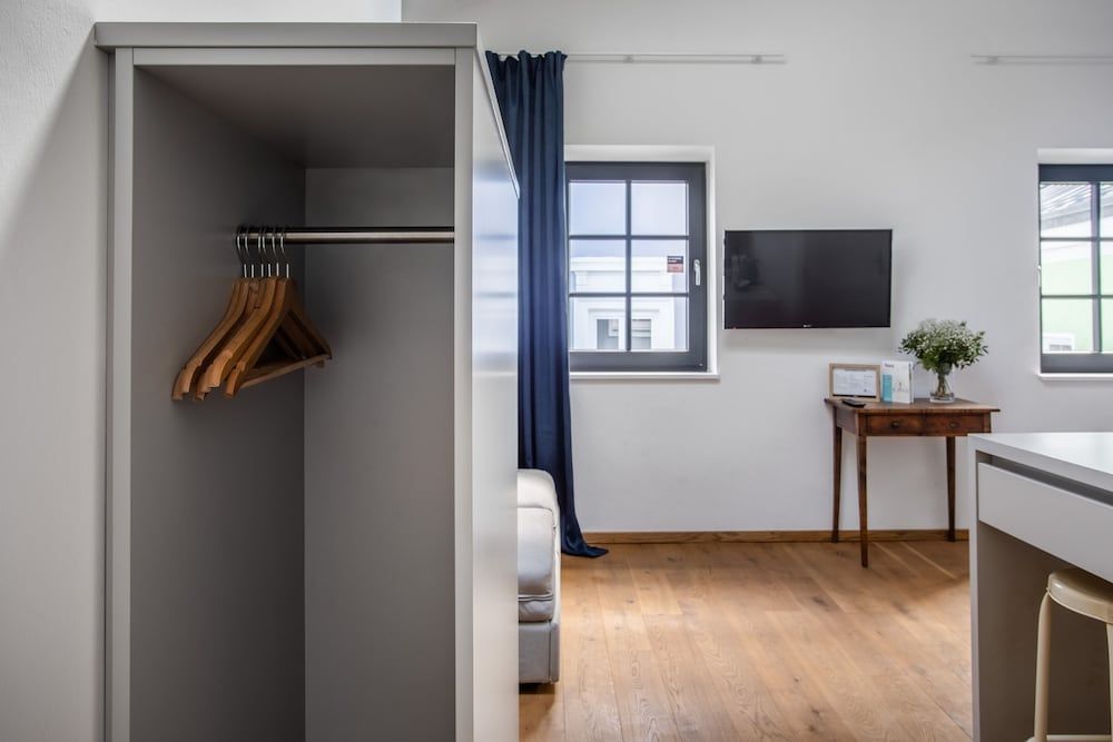 Numa Salzburg Nora Large Studio with Kitchen and Sofa Bed 11