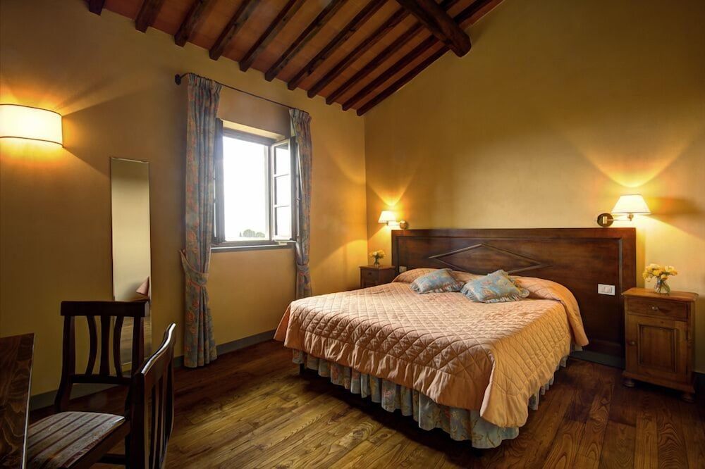 Classic Single Room, 1 Queen Bed, Private Bathroom, Garden View