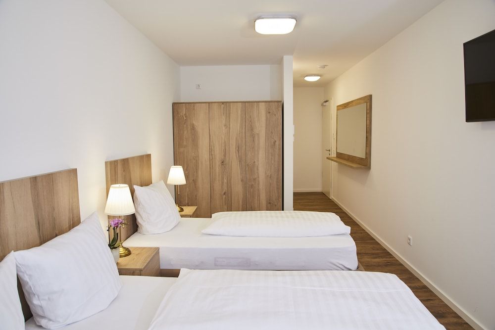 Lothringer Hof Comfort Triple Room 4