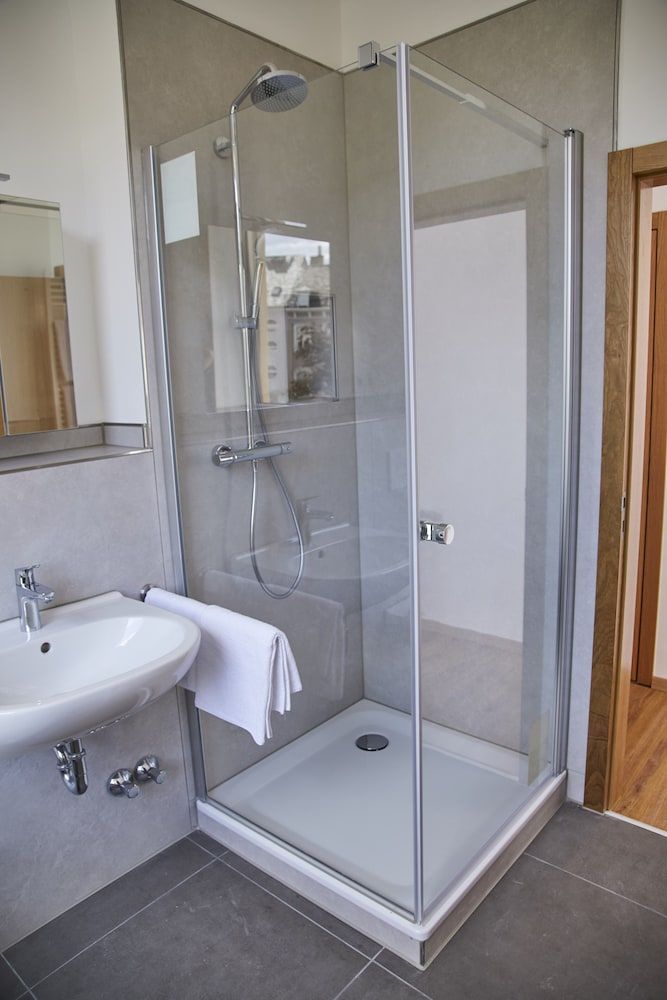 Lothringer Hof Comfort Twin Room 9