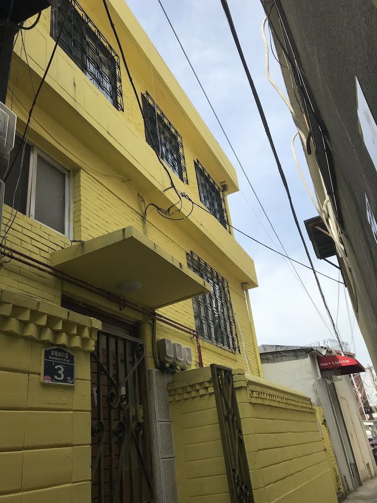 undefined Itaewon Yellow Guesthouse