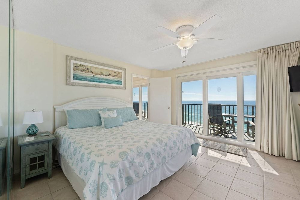 Condo, 3 Bedrooms (710)