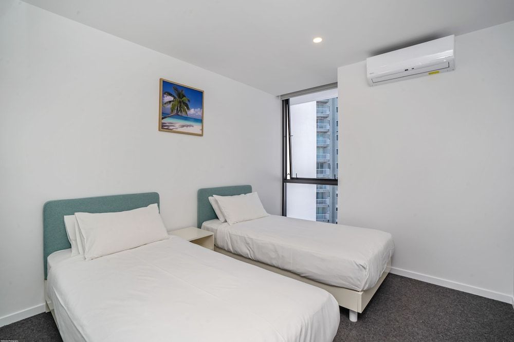 undefined Peninsular GoldCoast 7