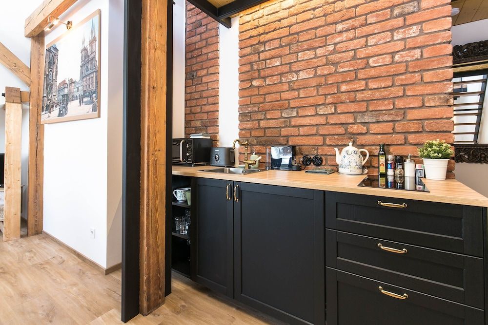 The Old Town Square & Parizska Apartments Design Duplex, Kitchen, City View 8