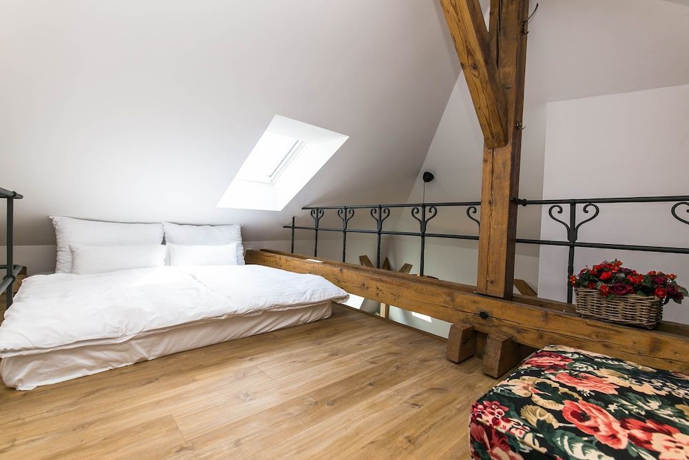 The Old Town Square & Parizska Apartments Design Duplex, Kitchen, City View