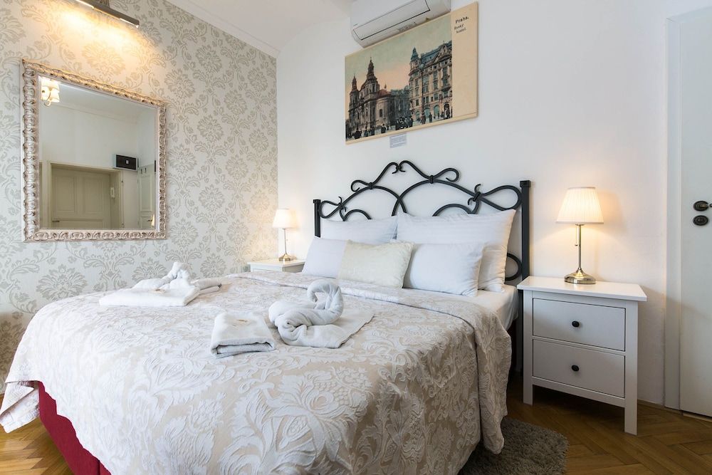 undefined The Old Town Square & Parizska Apartments 3