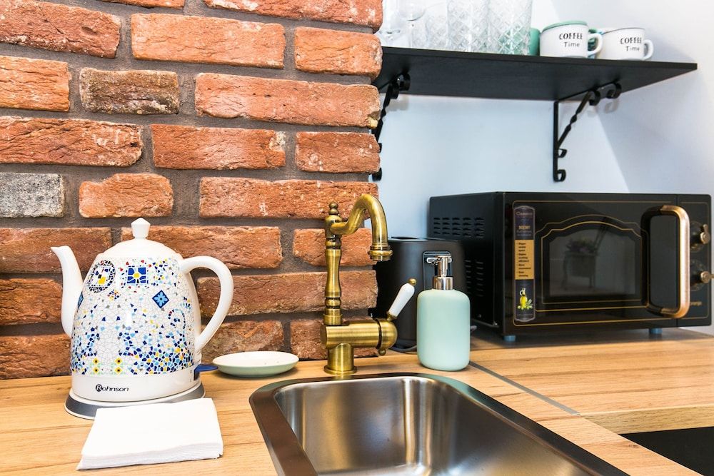 The Old Town Square & Parizska Apartments Design Quadruple Room, 1 Bedroom, Kitchenette, City View 8