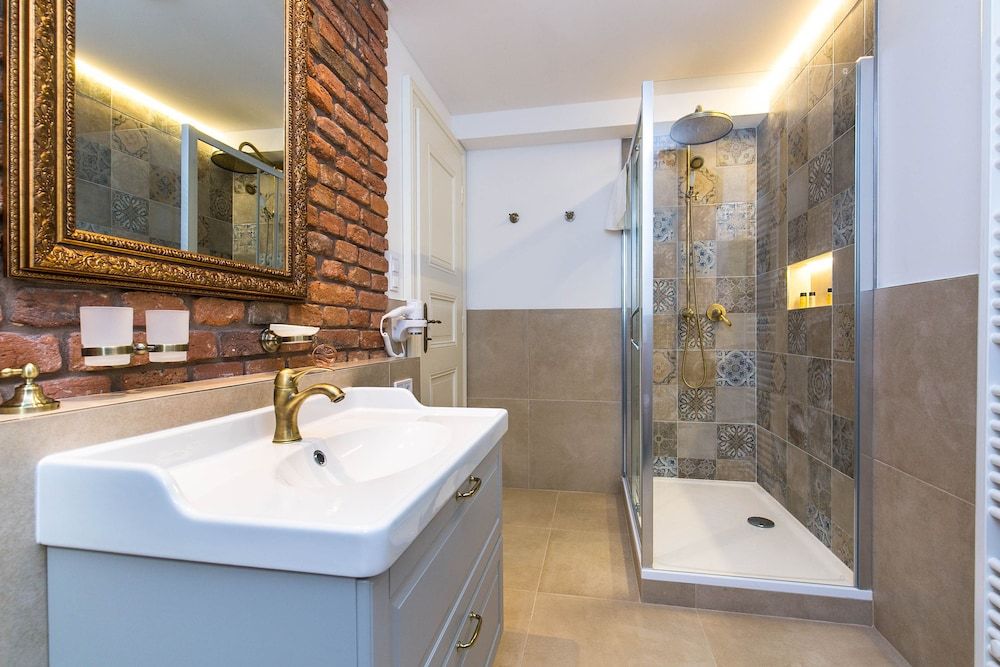 The Old Town Square & Parizska Apartments Design Quadruple Room, 1 Bedroom, Kitchenette, City View 7