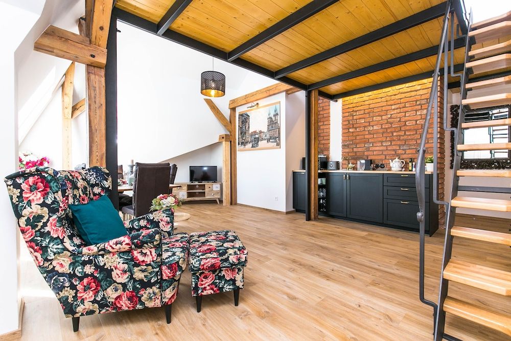 The Old Town Square & Parizska Apartments Design Duplex, Kitchen, City View 9