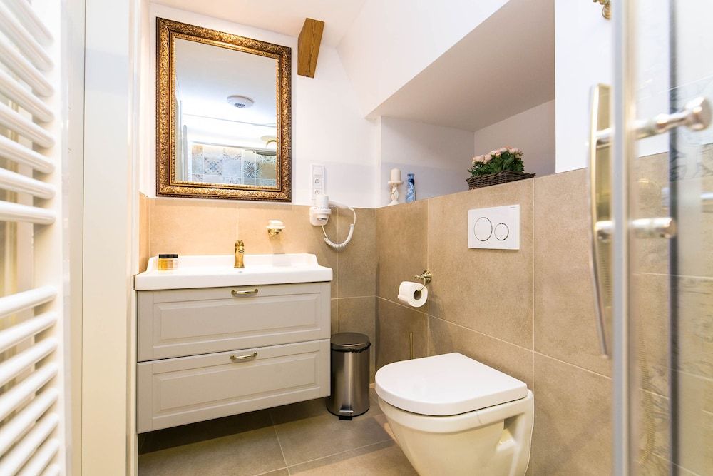 The Old Town Square & Parizska Apartments Design Duplex, Kitchen, City View 6