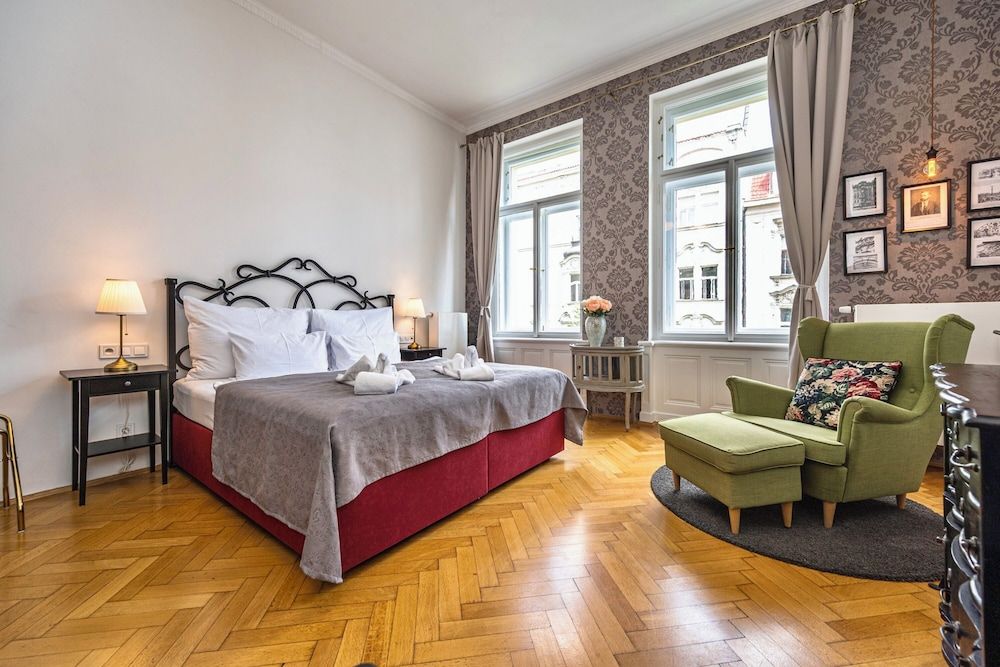 undefined The Old Town Square & Parizska Apartments 2