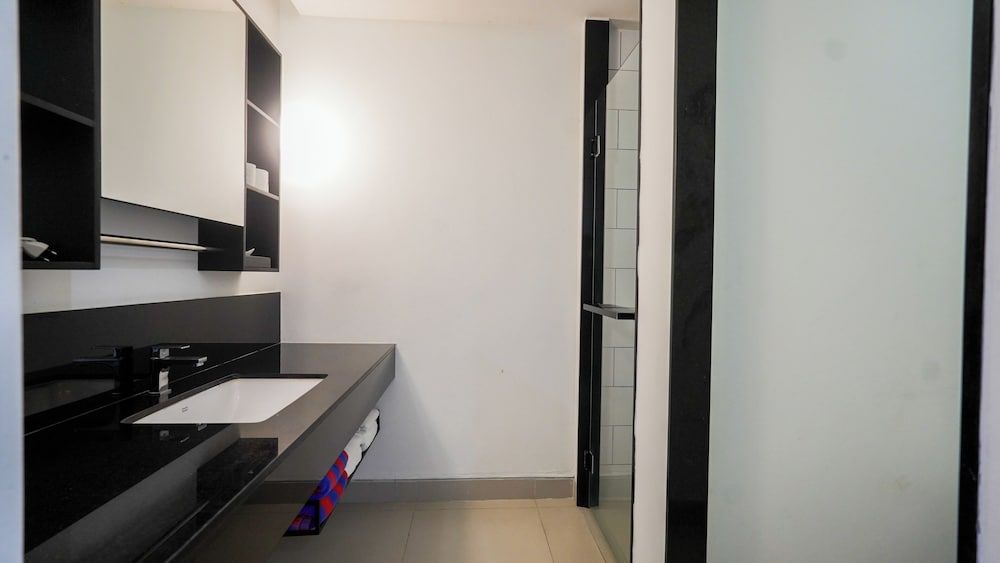 Marina House MUAYTHAI Ta-iad Phuket One Bedroom Suite Pool Access 6