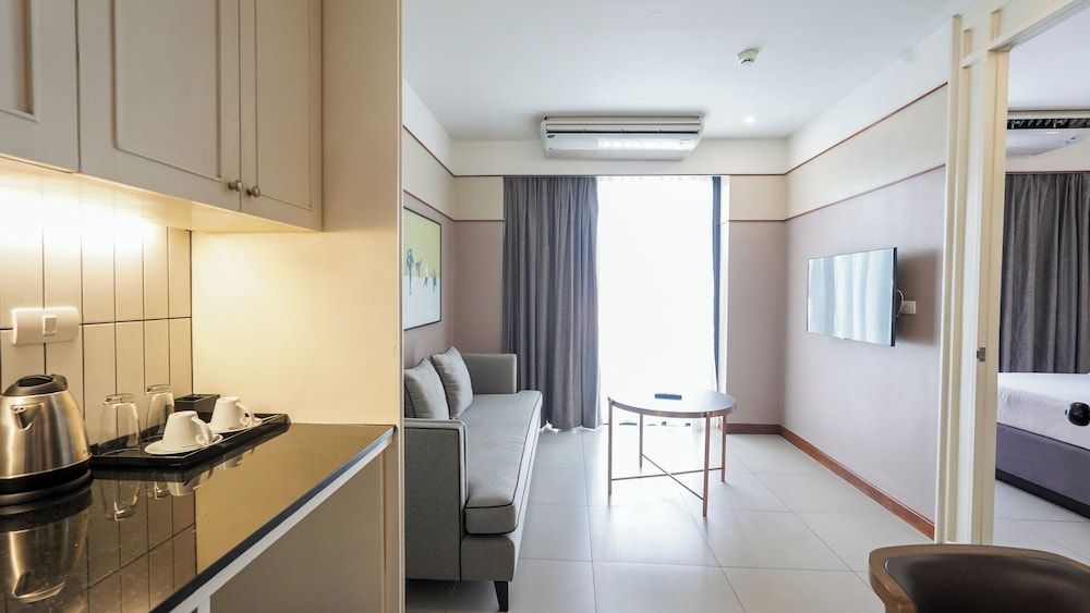 Marina House MUAYTHAI Ta-iad Phuket One Bedroom Suite Pool Access 5