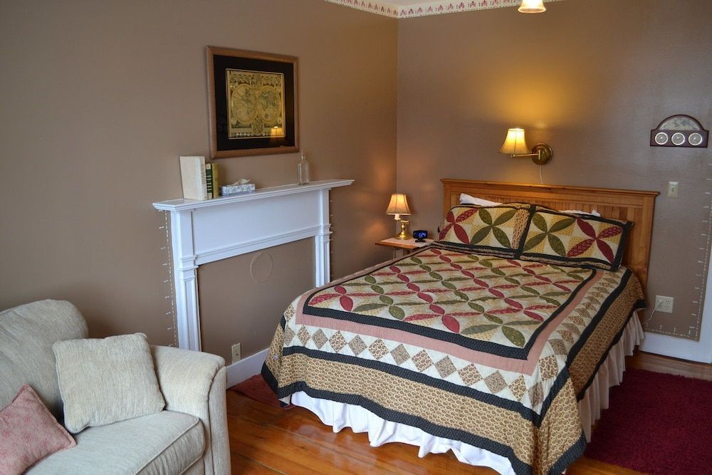 Captain's Quarters