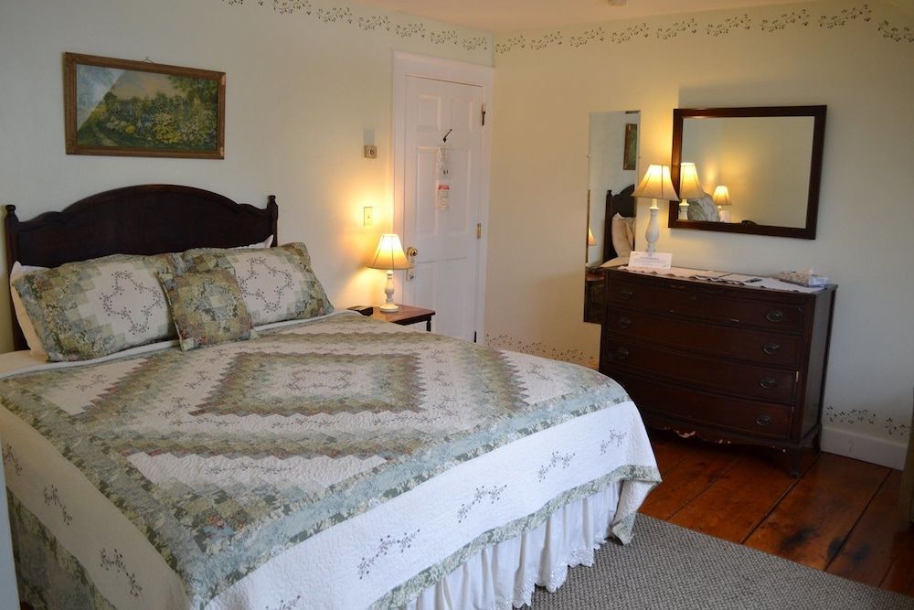 Maxwell Room