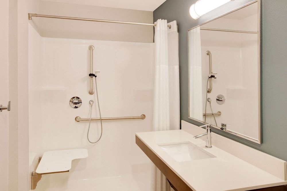 WoodSpring Suites Houston Northwest Standard Room, 1 Queen Bed, Non Smoking 4