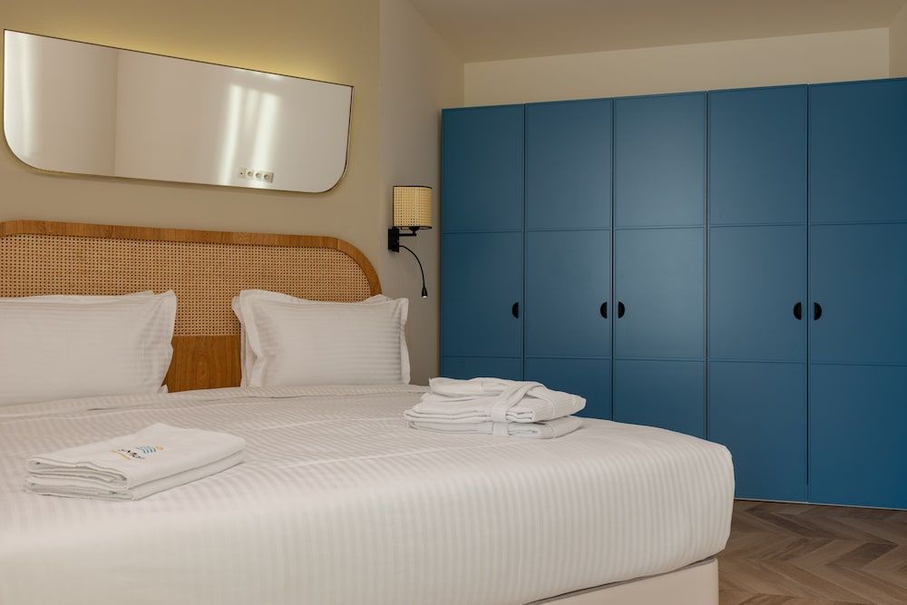 undefined MiraMar Luxury Residences 6