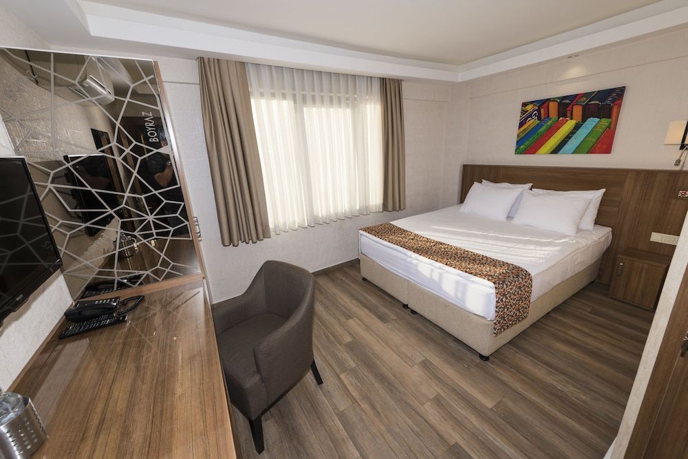 B Guest Hotel Standard Double or Twin Room 2