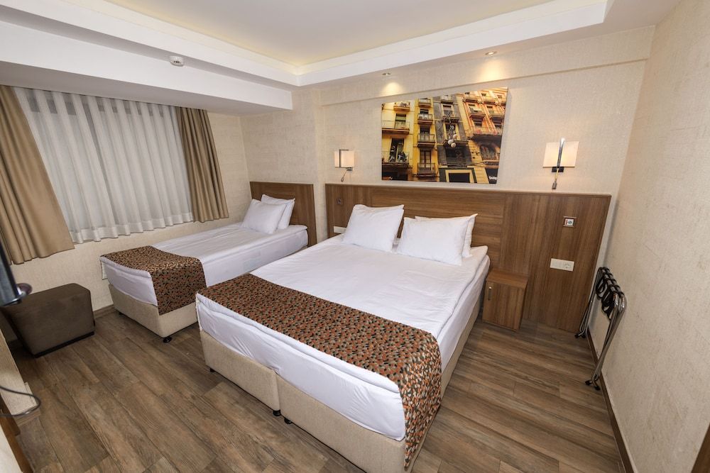 undefined B Guest Hotel 5