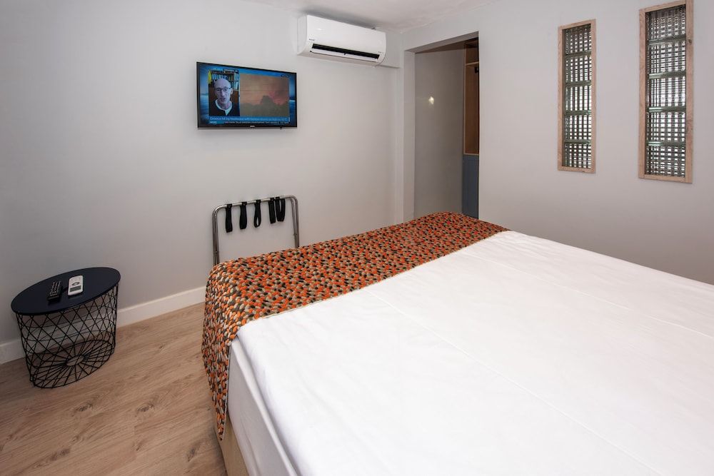 undefined B Guest Hotel 6