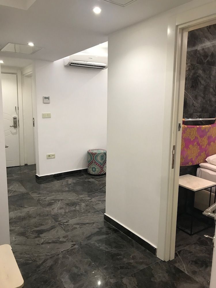 undefined B Guest Hotel 3