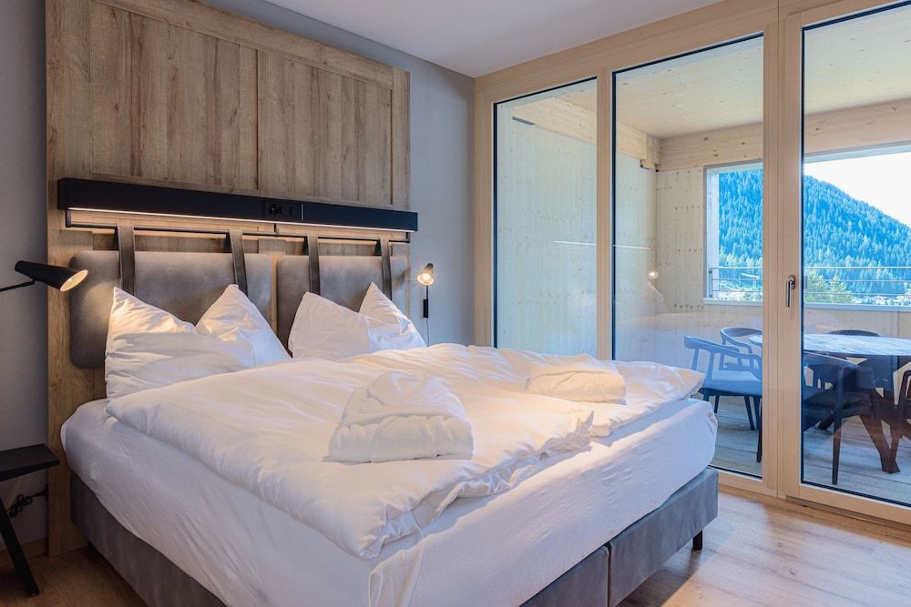 ALPINE INN Davos Panoramic Suite, 2 Bedrooms, Patio 2