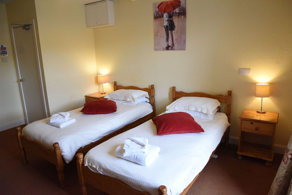Twin Room, Private Bathroom