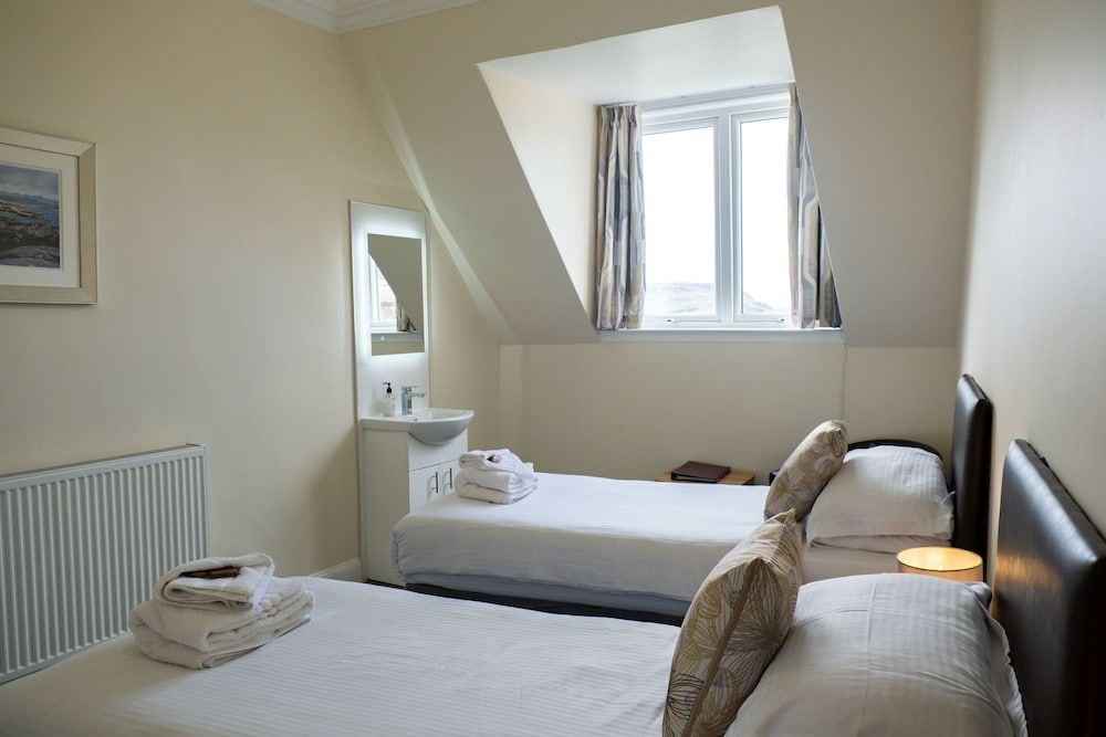 Twin Room, Shared Bathroom