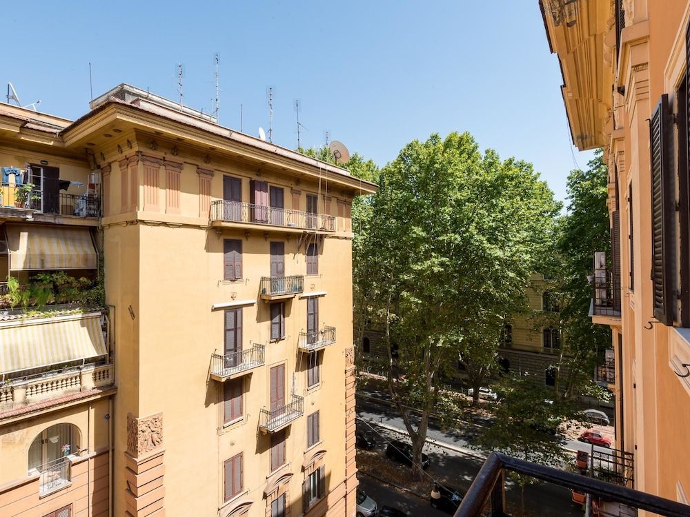 undefined RSH Vatican Comfortable Sunny Apartment 2