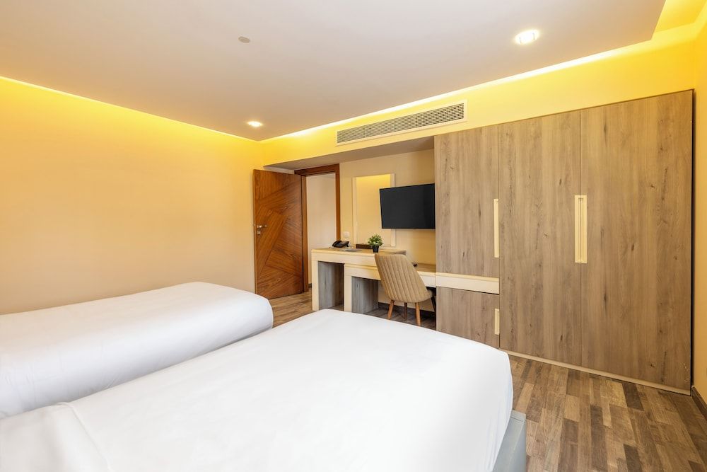 Ocean Blue Studios Luxury Suite, 1 Bedroom 3