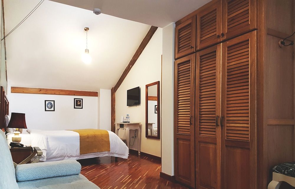 Casa Joaquin Boutique Hotel Luxury Triple Room 10