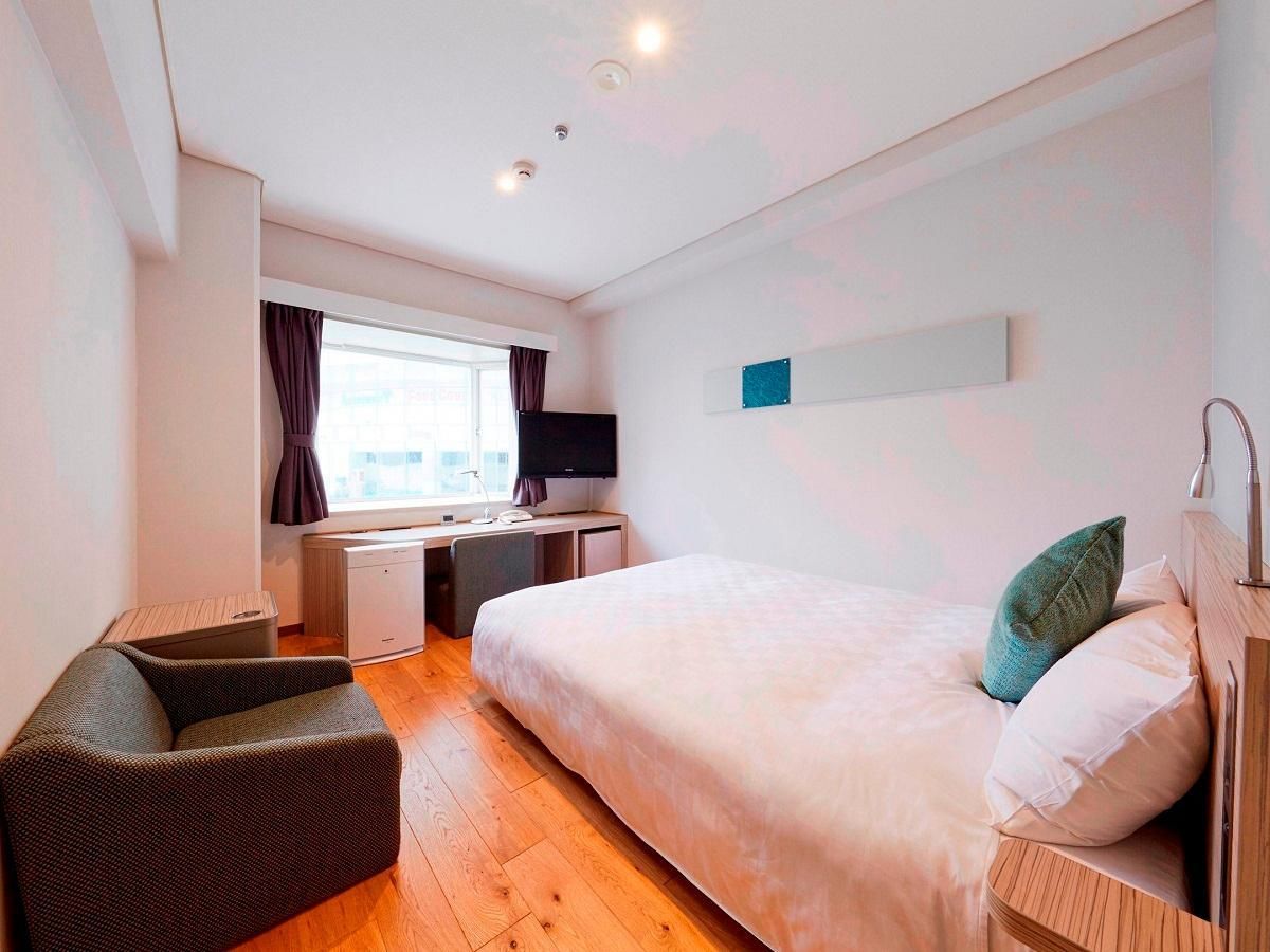 Small Double Room - Wooden Floor, Lounge Access, Complimentary Light Breakfast Included, Non-Smoking