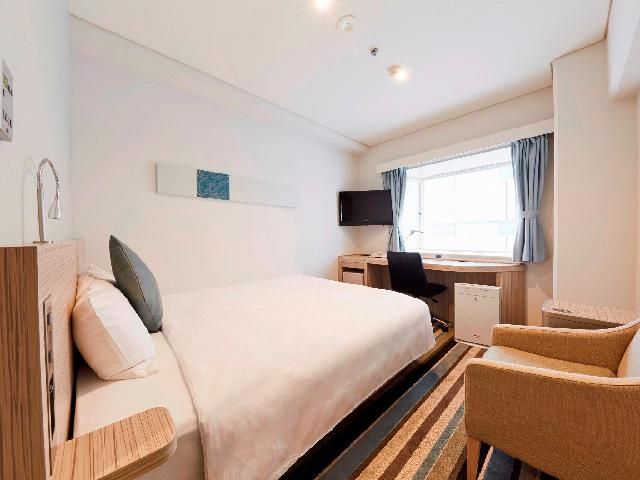 Small Double Room - Lounge Access, Complimentary Light Breakfast Included, Non-Smoking