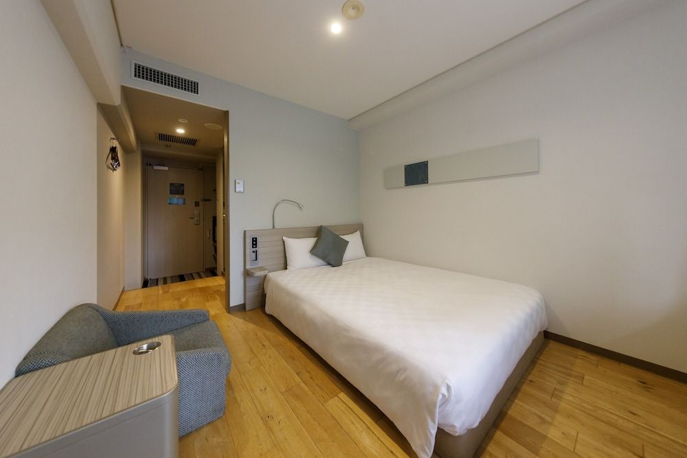 Small Double Room - Non-Smoking(Wooden floor) Lounge Access & Complimentary Light Breakfast Included