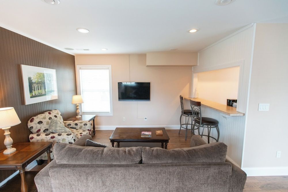 Howard's Creek Inn Apartment, 1 Bedroom, Non Smoking 4