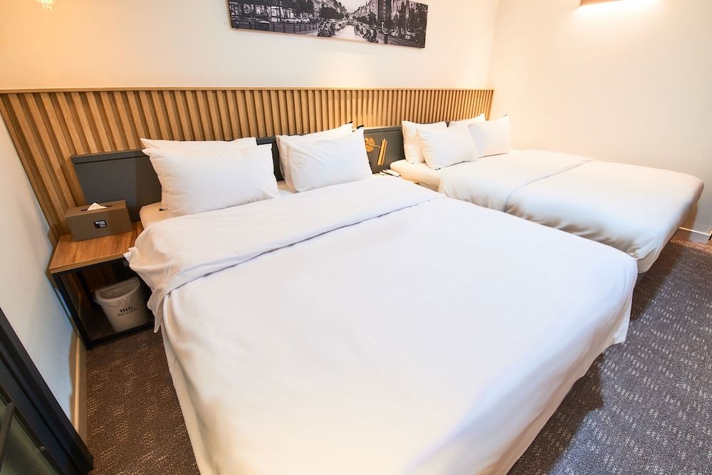 West In Hotel Royal Suite Residence Pension 8