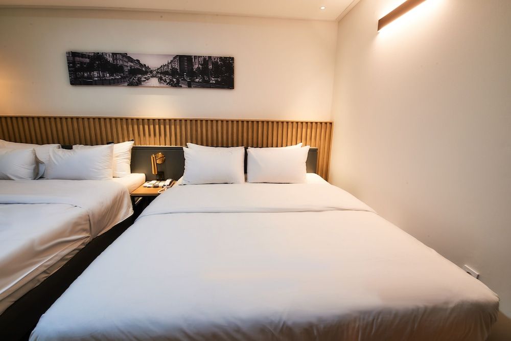 West In Hotel Royal Suite Residence Pension 2