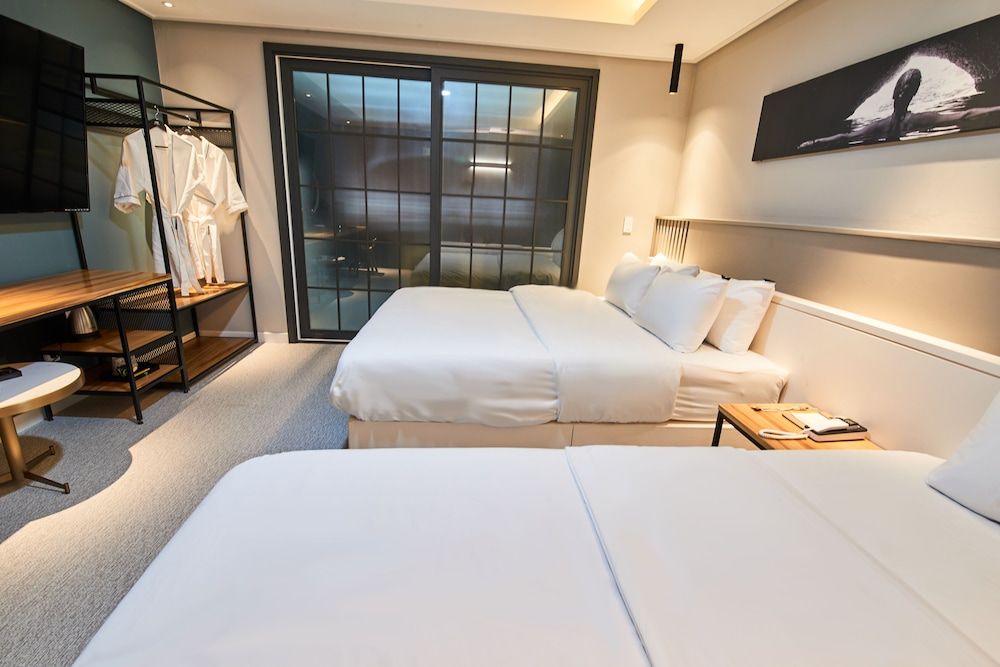 West In Hotel VIP Twin Residence Pension 4