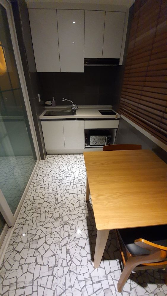 West In Hotel VIP Twin Residence Pension 7