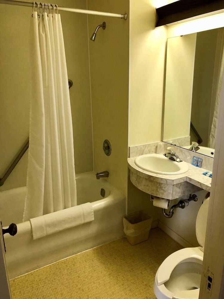 Stearns Hotel Standard Single Room, 1 Queen Bed 2