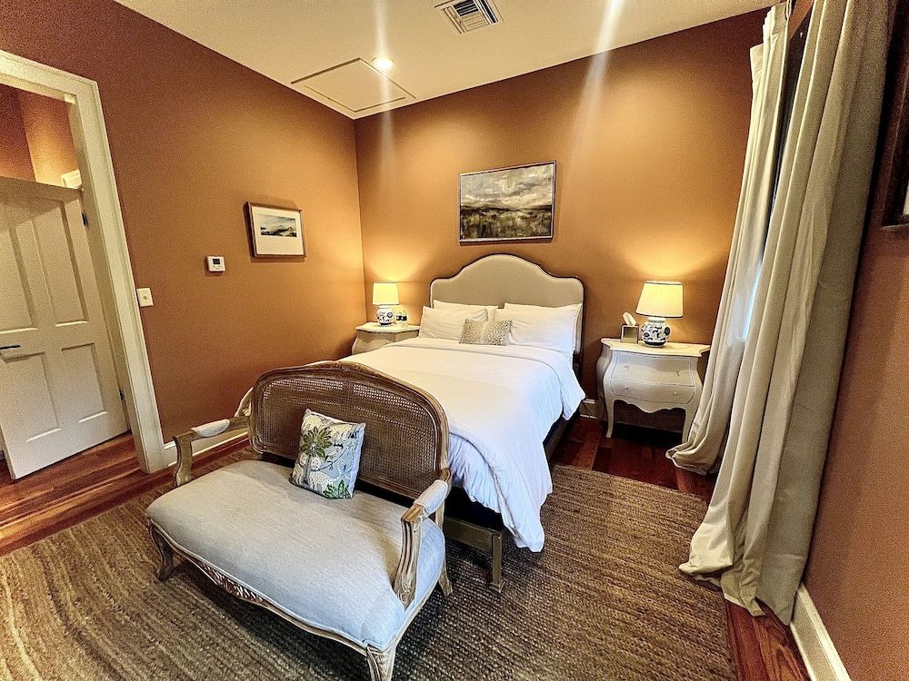 The Carondelet Garden Room