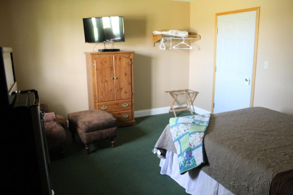 Standard Room, 1 Queen Bed
