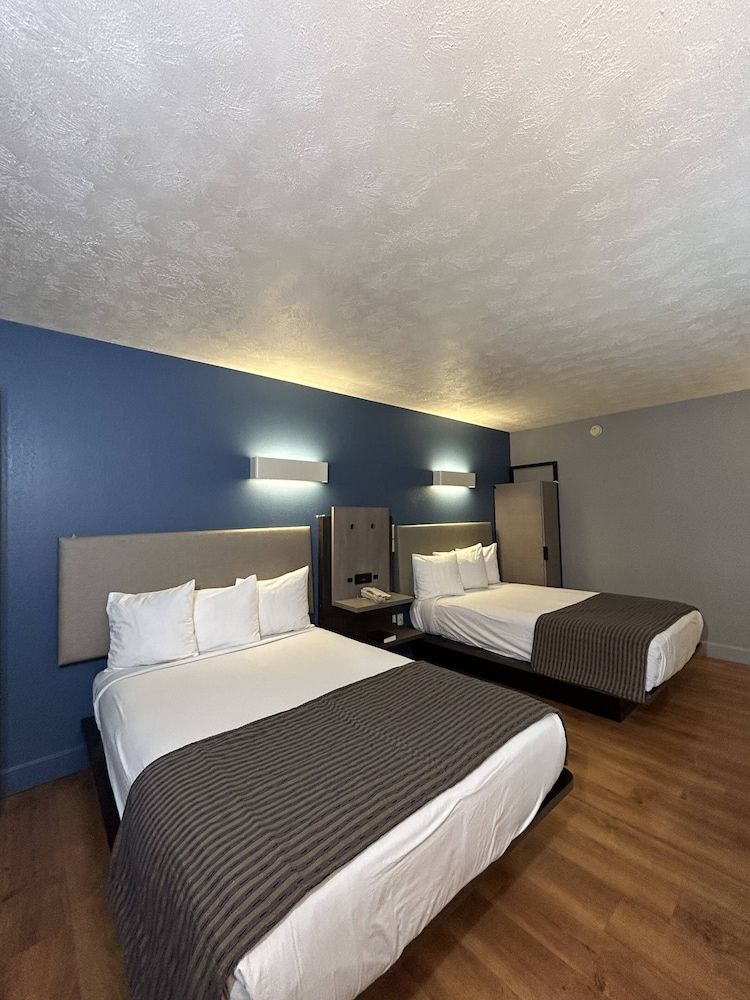 Suite, 2 Queen Beds, Non Smoking