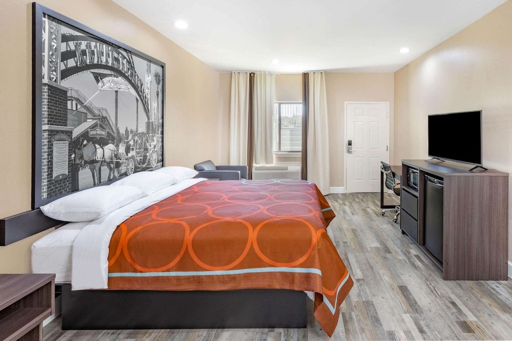 undefined Super 8 by Wyndham Houston NW Beltway 8/West Rd 10