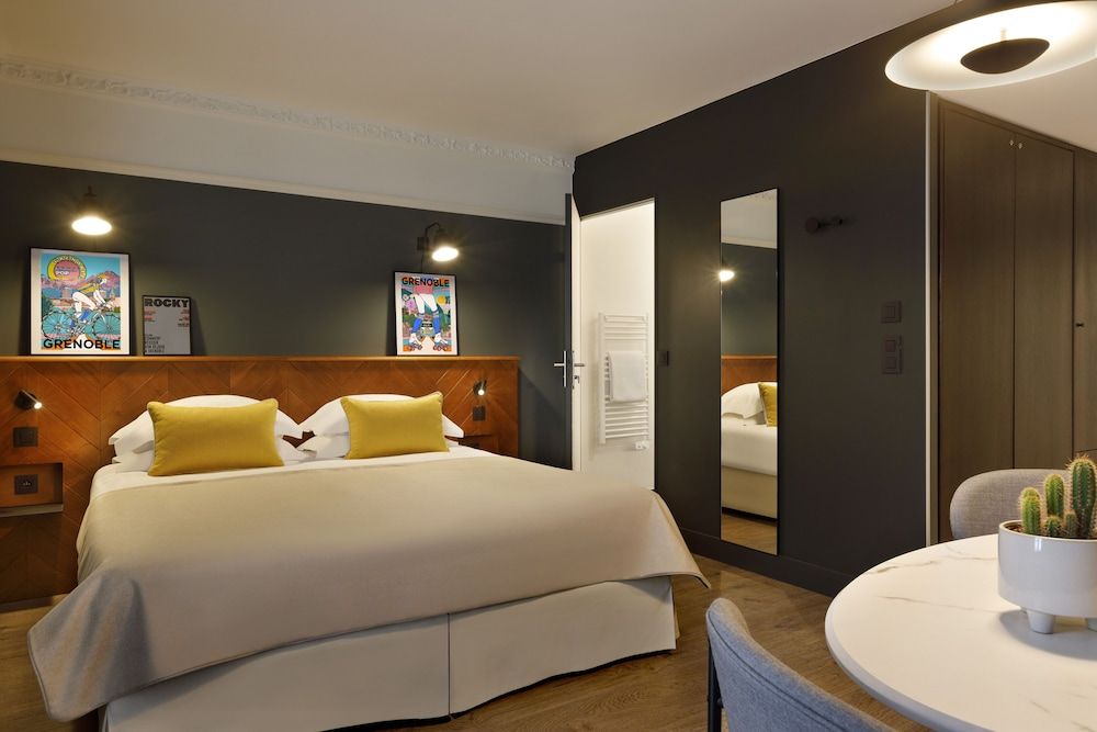 RockyPop Grenoble Hotel Superior Double Room 6