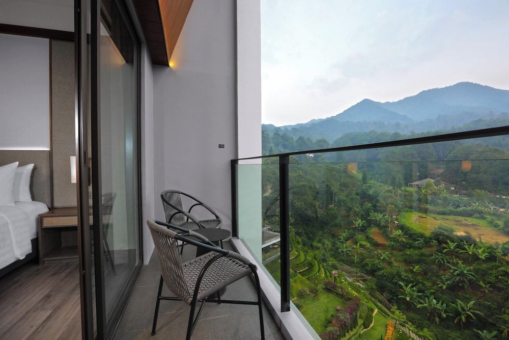 Grand Aston Puncak Hotel & Resort Deluxe Premier 4